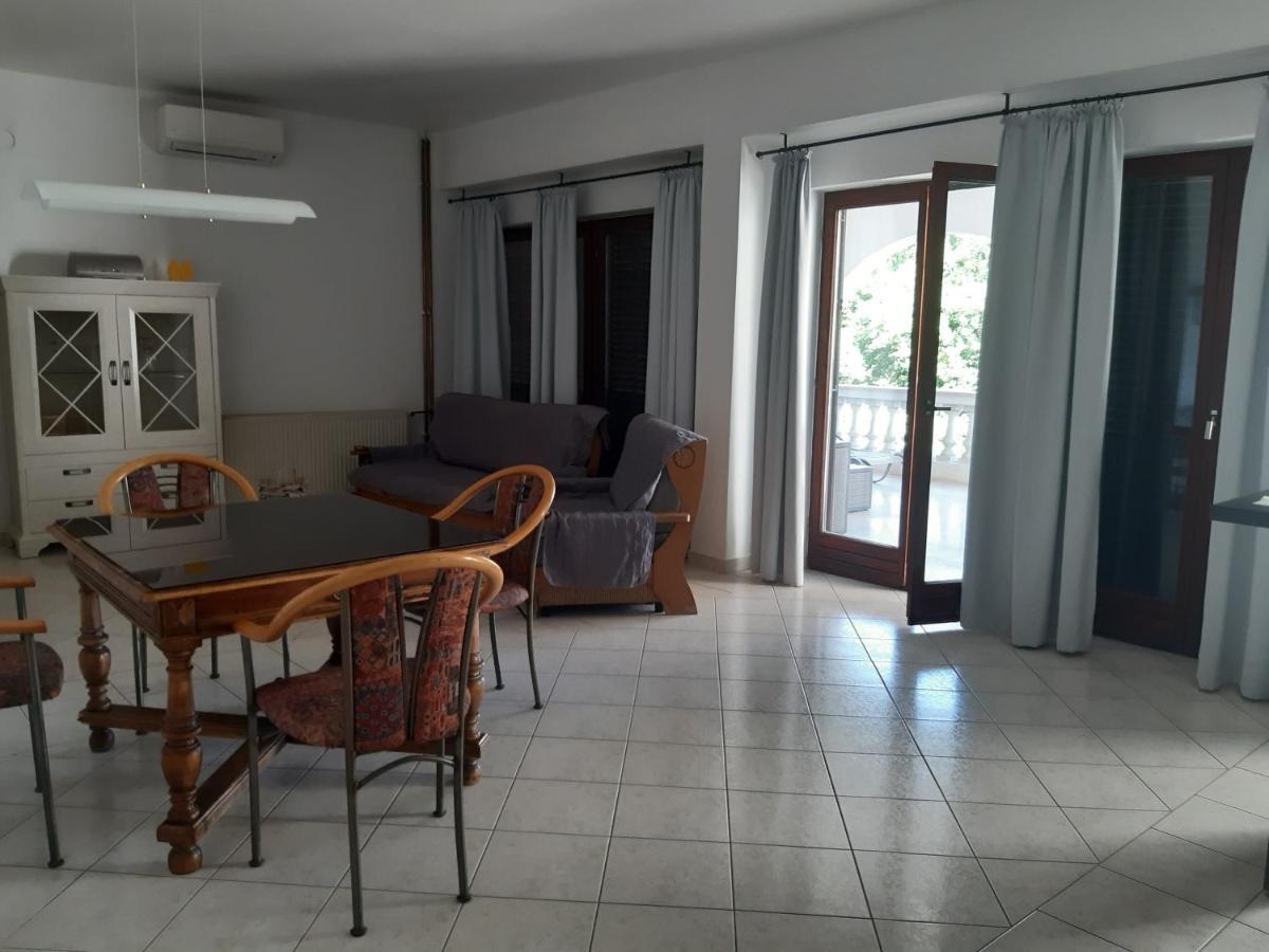 Apartment Nevija E Natale Opric ภายนอก รูปภาพ