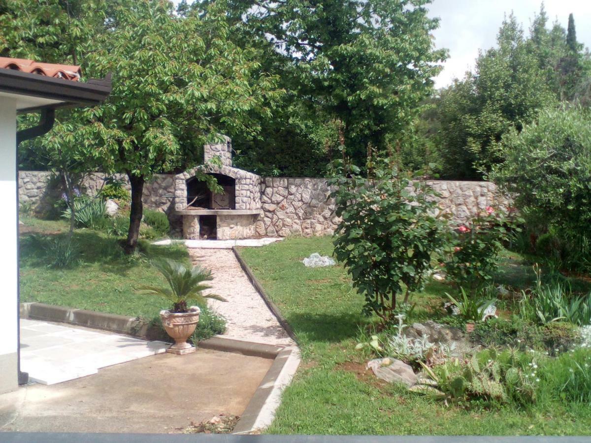 Apartment Nevija E Natale Opric ภายนอก รูปภาพ